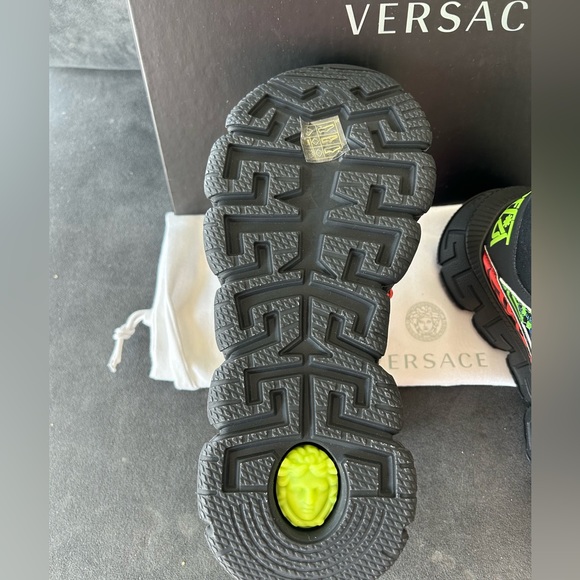 Versace Trigeca low top sneakers NWT 39.5 - Picture 8 of 12